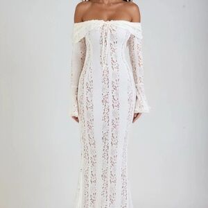 Off-Shoulder White Lace Strapless Maxi Dress